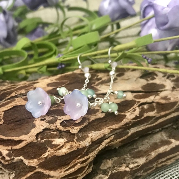 Dangle bell flower earring - Picture 3 of 4